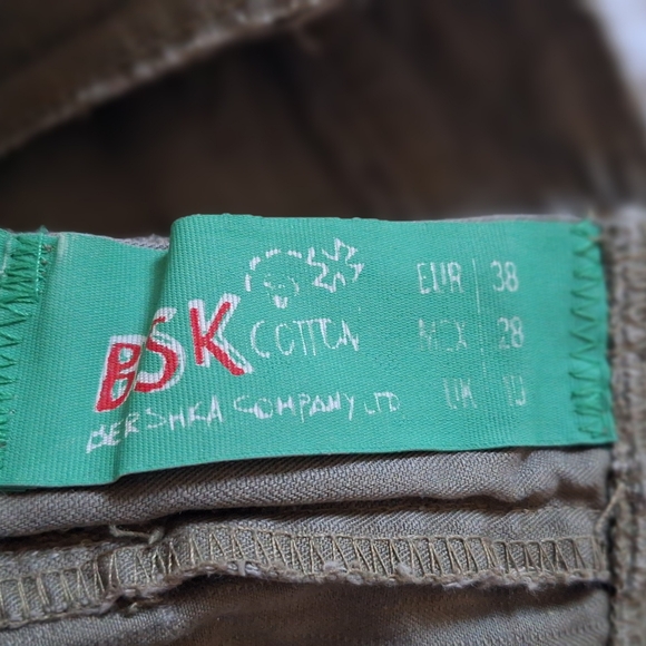 Mini Skirt Very cute Camo Green Skirt - Picture 8 of 8